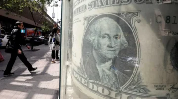 سعره بالبنوك.. الدولار يسجل أرقامًا جديدة أمام الجنيه في مطلع تعاملات 2026